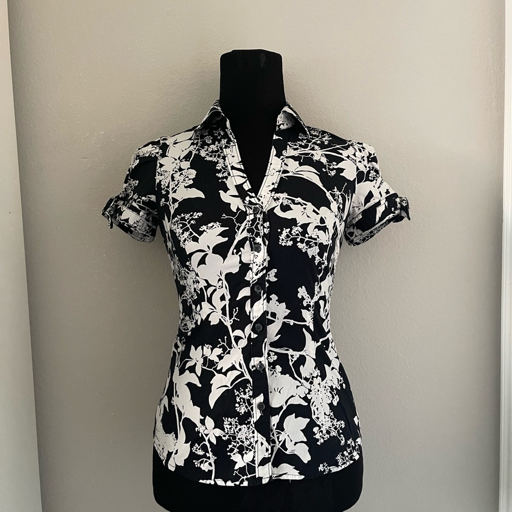 EXPRESS SHORT SLEEVE BUTTON DOWN SHIRT